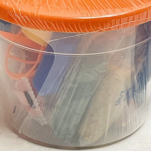 Space Jam A New Legacy Bucket of Fun Moldable Soap And Storage Bucket NEW - Picture 5 of 6